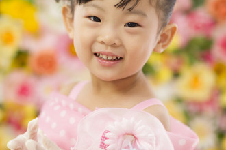 三歳七五三　ピンクドットドレス　ケーキ付き　白グローブ　かわいい