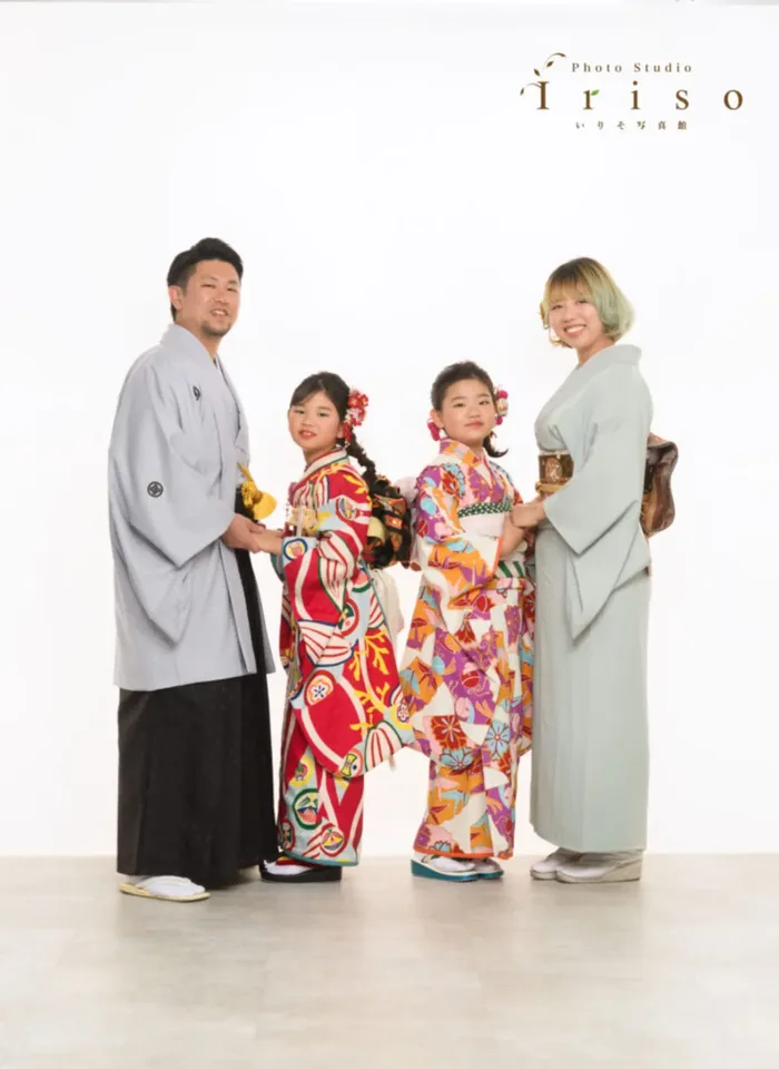 ご家族四人での七五三記念写真