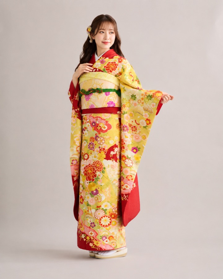 黄色の振袖(多色の花柄)