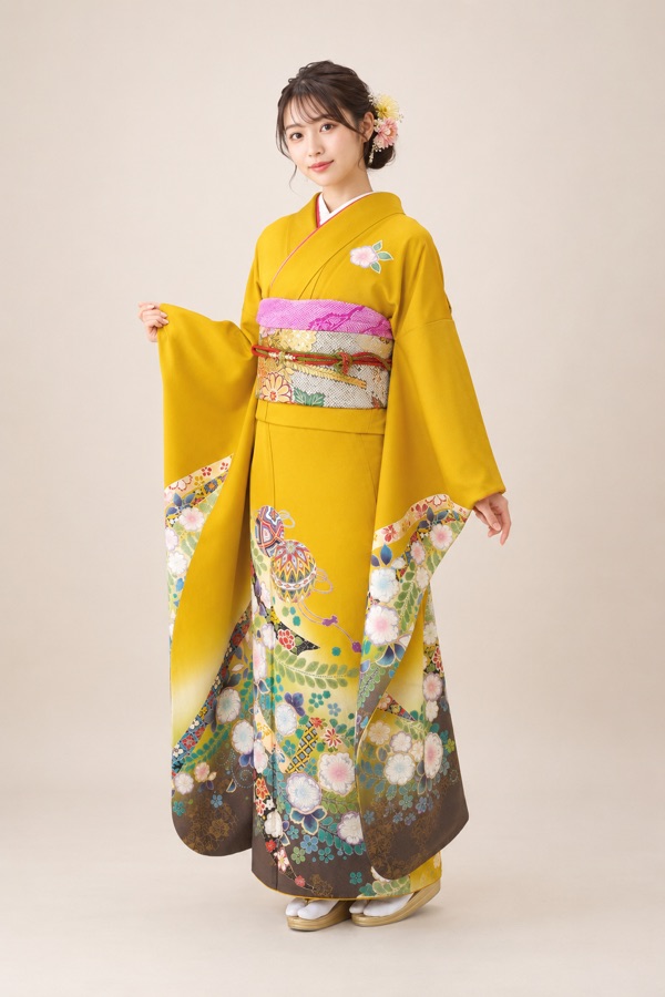 黄色の振袖(孔雀と花柄)