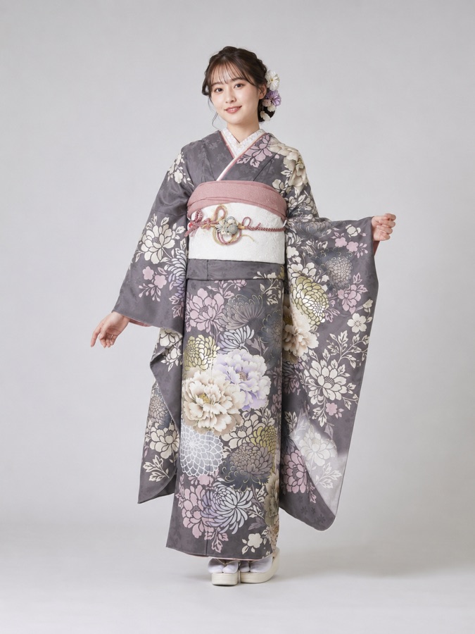 グレーの振袖(着用イメージ)