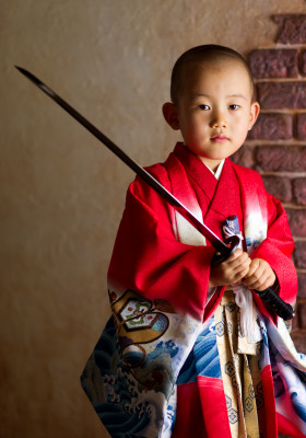 七五三　753　三歳　五歳　写真　男の子　着物　鎧兜　かっこいい　刀