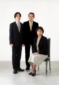 息子さん成人記念の家族写真