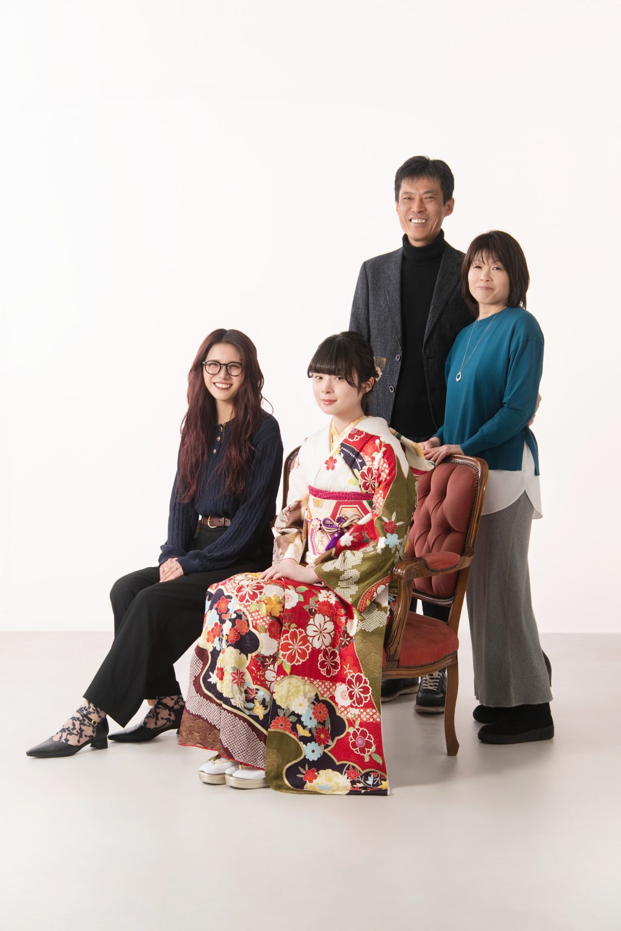 成人記念で家族写真を残すのはお勧め