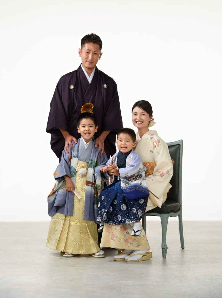 ５歳の七五三　家族そろって着物