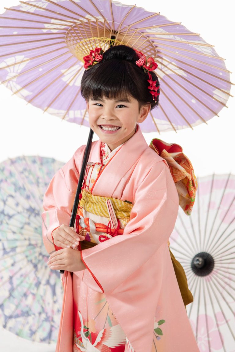 日本髪が良く似合う７歳の女の子
